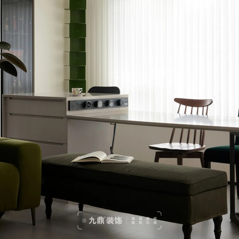 240㎡君望花苑現(xiàn)代簡約風(fēng)裝修案例  240㎡君望花苑現(xiàn)代簡約風(fēng)裝修案例